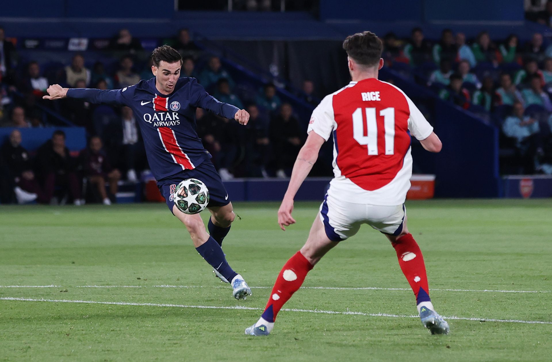 英雄联盟投注-英超今晚走向成谜，巴黎圣日耳曼回应争议，管理层满意，细节决定成败的简单介绍