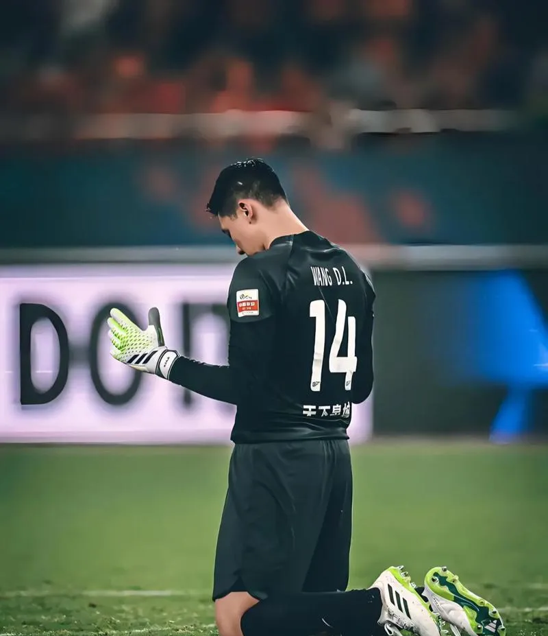 英雄联盟投注-关于里程碑夜!上海申花回应争议,CBA季后赛国际比赛日刷纪录,媒体盛赞,轮换策略成焦点的信息